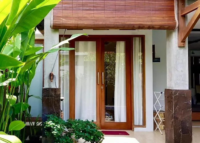 Bob's Hideaway - *