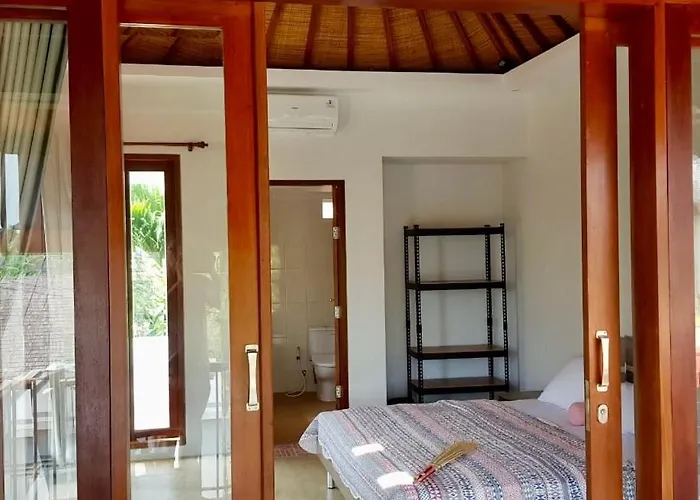 Holiday home Bob's Hideaway - *