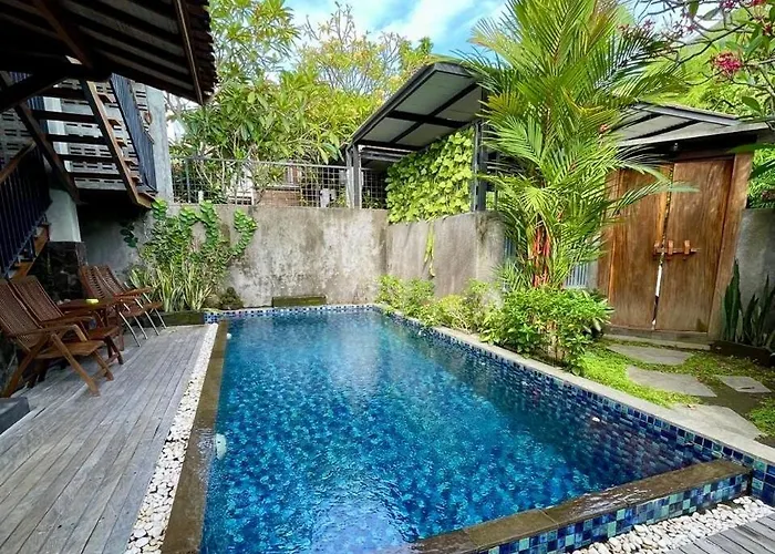 Bob's Hideaway - *